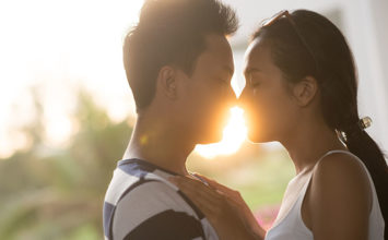 15 Secrets to Make Your First Kiss More Memorable