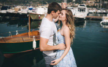 How to Know When to Kiss a Girl: 11 Big Signs you Just Can’t Miss