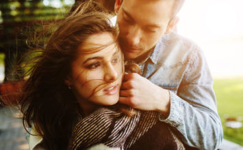 11 Signs of Being Smothered in a Relationship that Seems Like Love
